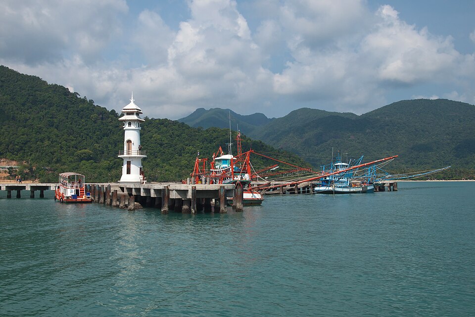 Photo: Vyacheslav Argenberg, Wikimedia Commons, CC BY 4.0 Bang Bao